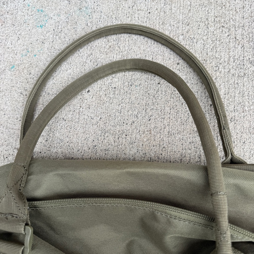 Herschel Supply Duffle Bag Army Olive Green Canvas Tote Weekender Carryall - Picture 5 of 11